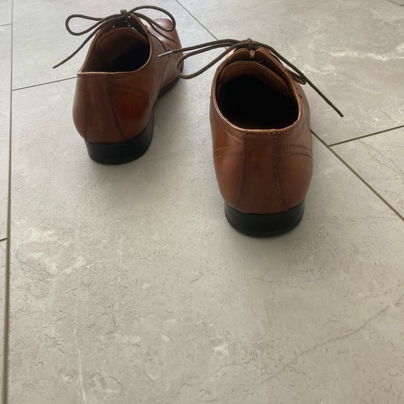 Rarely worn - Picture 4 of 11